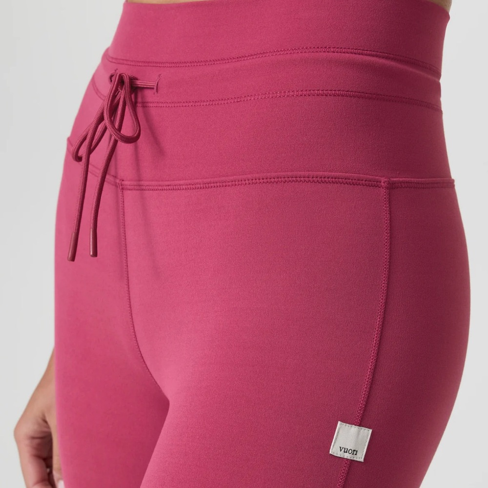 Vuori Daily Form Legging NWT. Size Medium - Picture 4 of 11